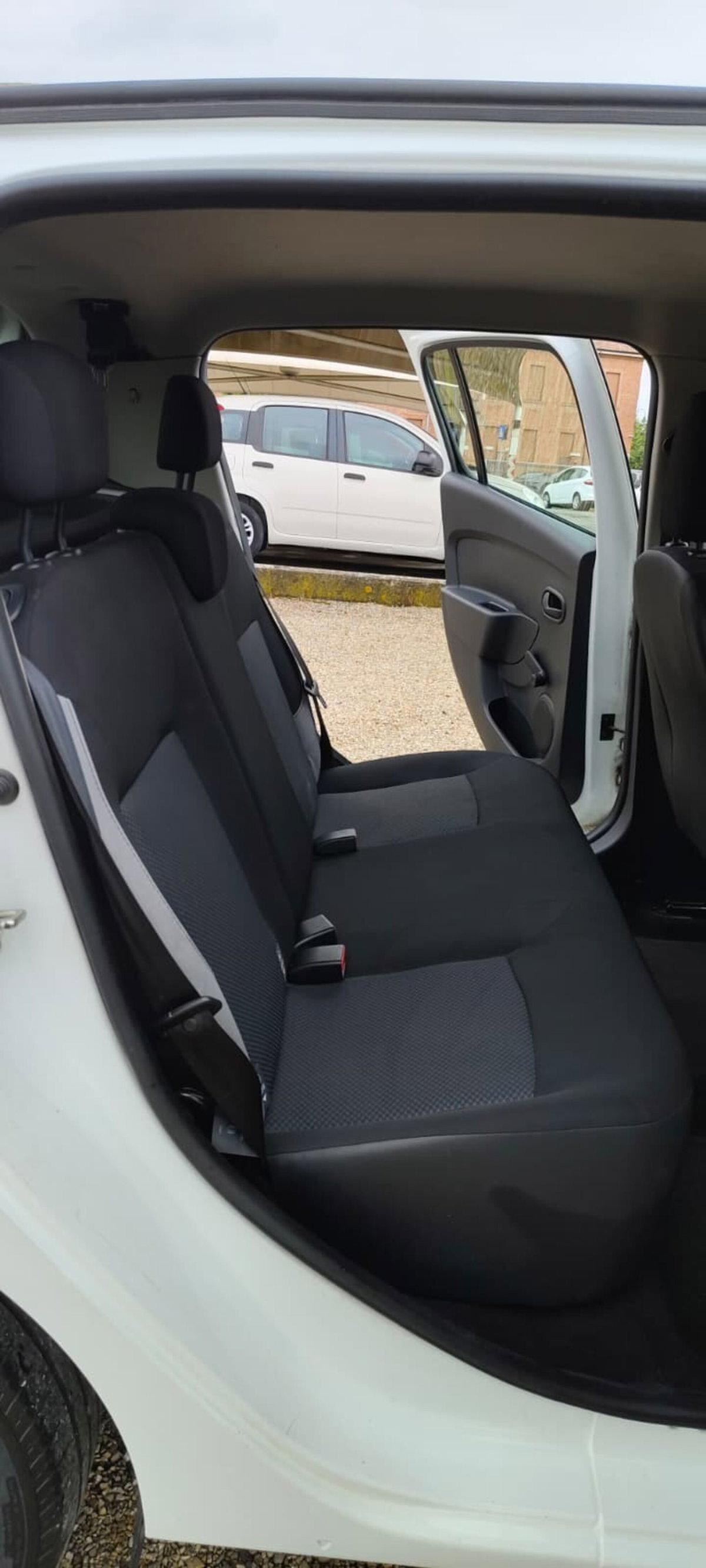 Dacia Sandero 0.9 TCe 12V TurboGPL 90CV Start&Stop Ambiance (11)