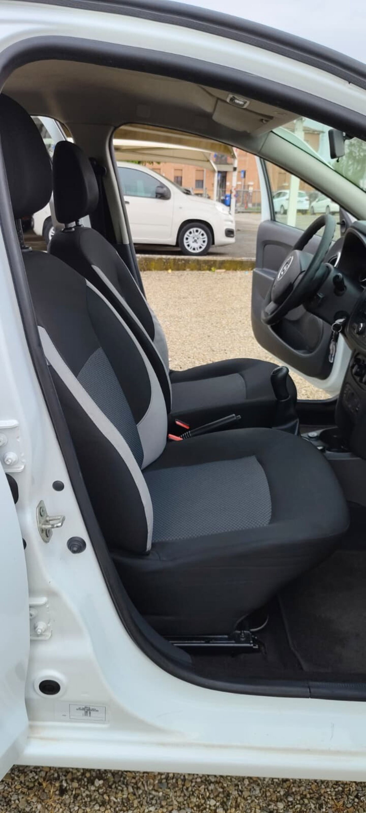 Dacia Sandero 0.9 TCe 12V TurboGPL 90CV Start&Stop Ambiance (20)