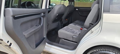 Volkswagen Touran 2.0 TDI 140 CV DSG Highline (11)