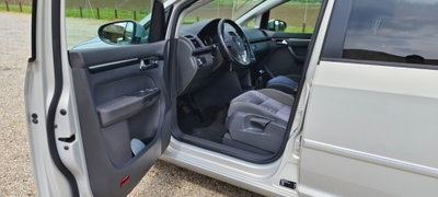 Volkswagen Touran 2.0 TDI 140 CV DSG Highline (7)