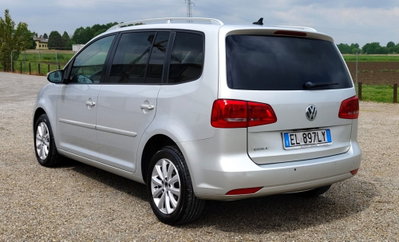 Volkswagen Touran 2.0 TDI 140 CV DSG Highline (8)