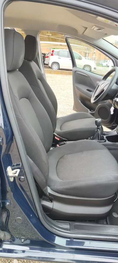 Fiat Punto 1.2 8V 5 porte Street (12)