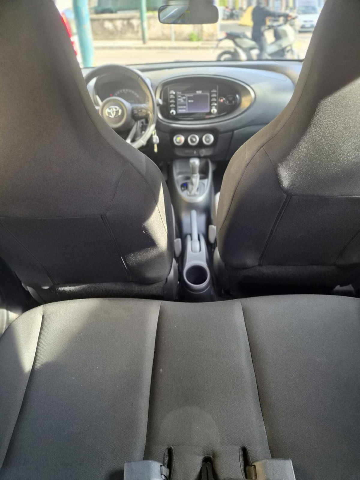Toyota Aygo X 1.0 VVT-i 72 CV 5p. Undercover S-CVT (14)