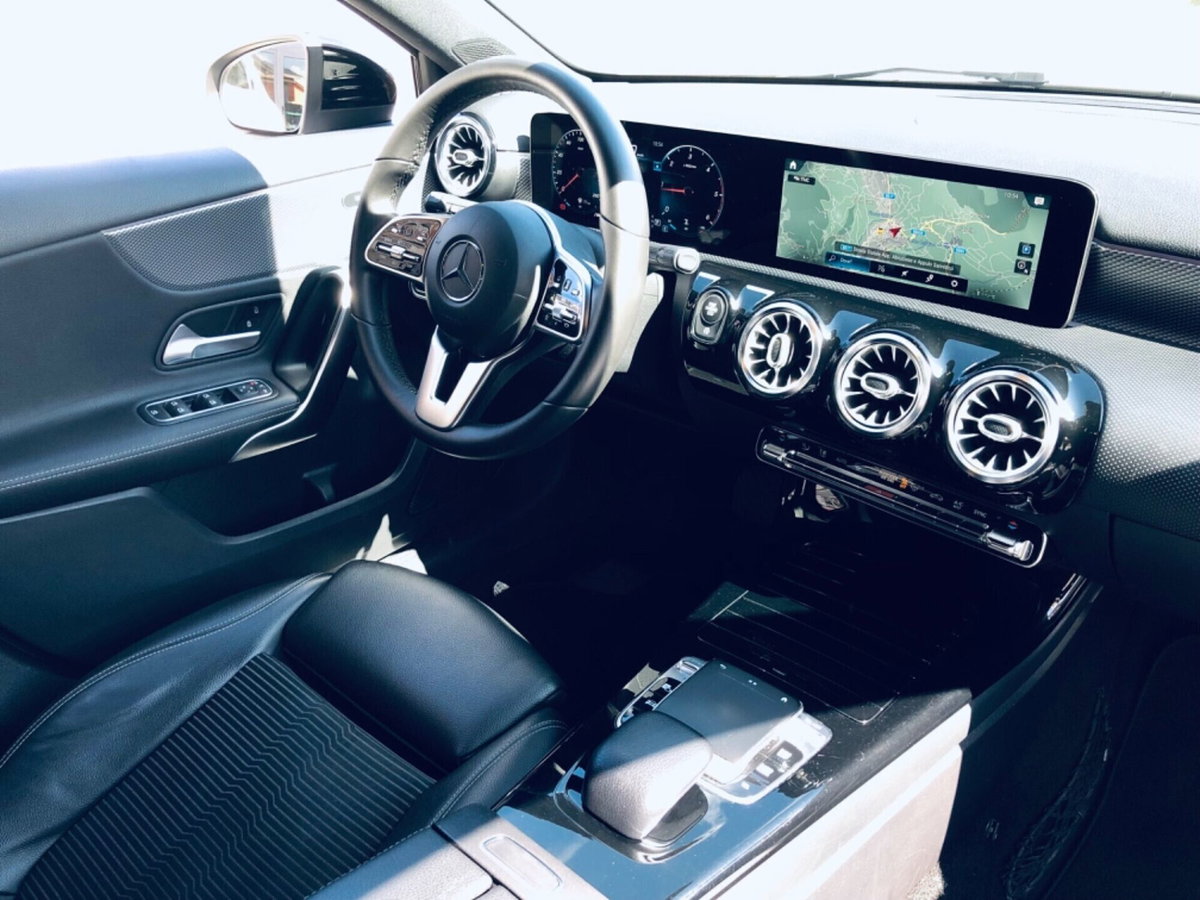 Mercedes-Benz Classe A 180 d Automatic Sport (18)