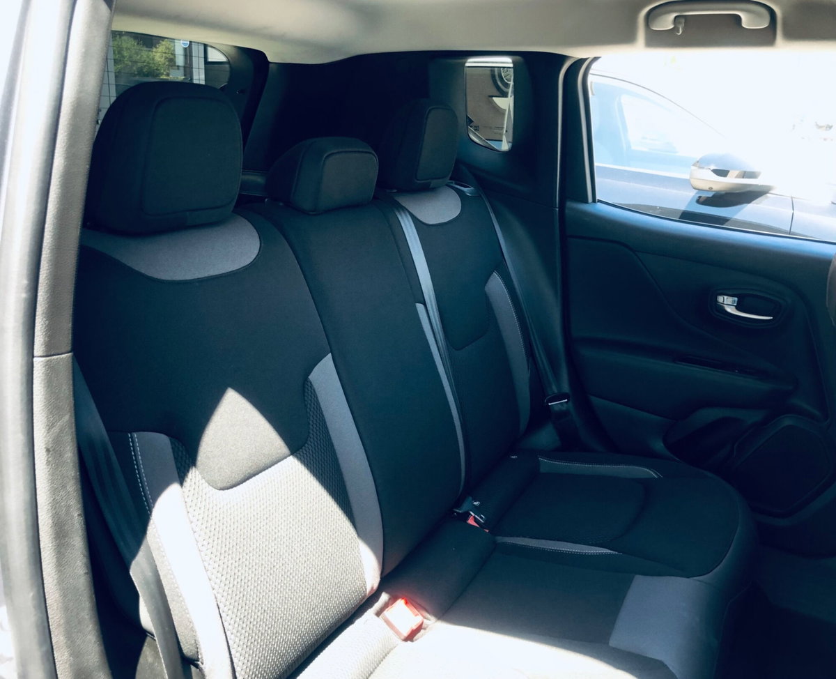 Jeep Renegade 1.3 T4 190CV PHEV 4xe AT6 Limited (13)
