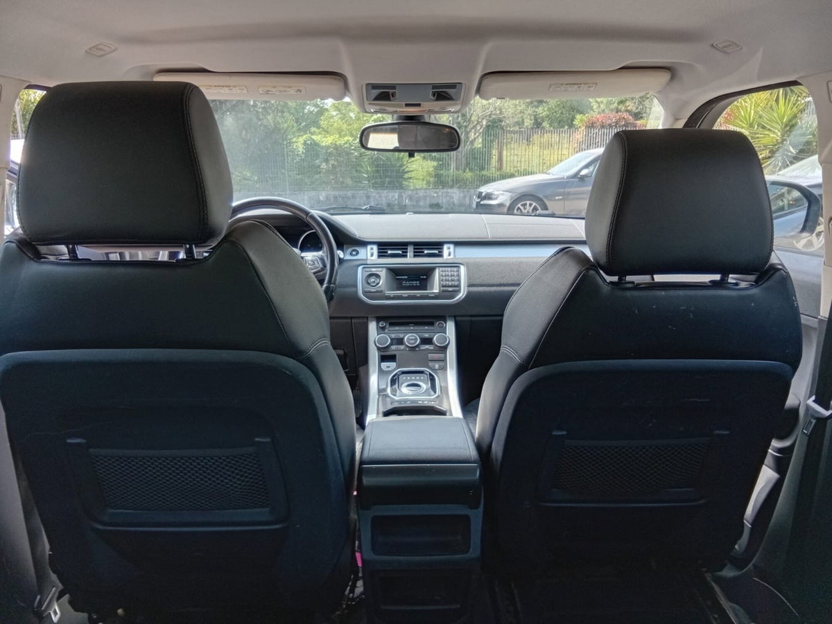 Land Rover Range Rover Evoque 2.2 TD4 5p. Pure (8)