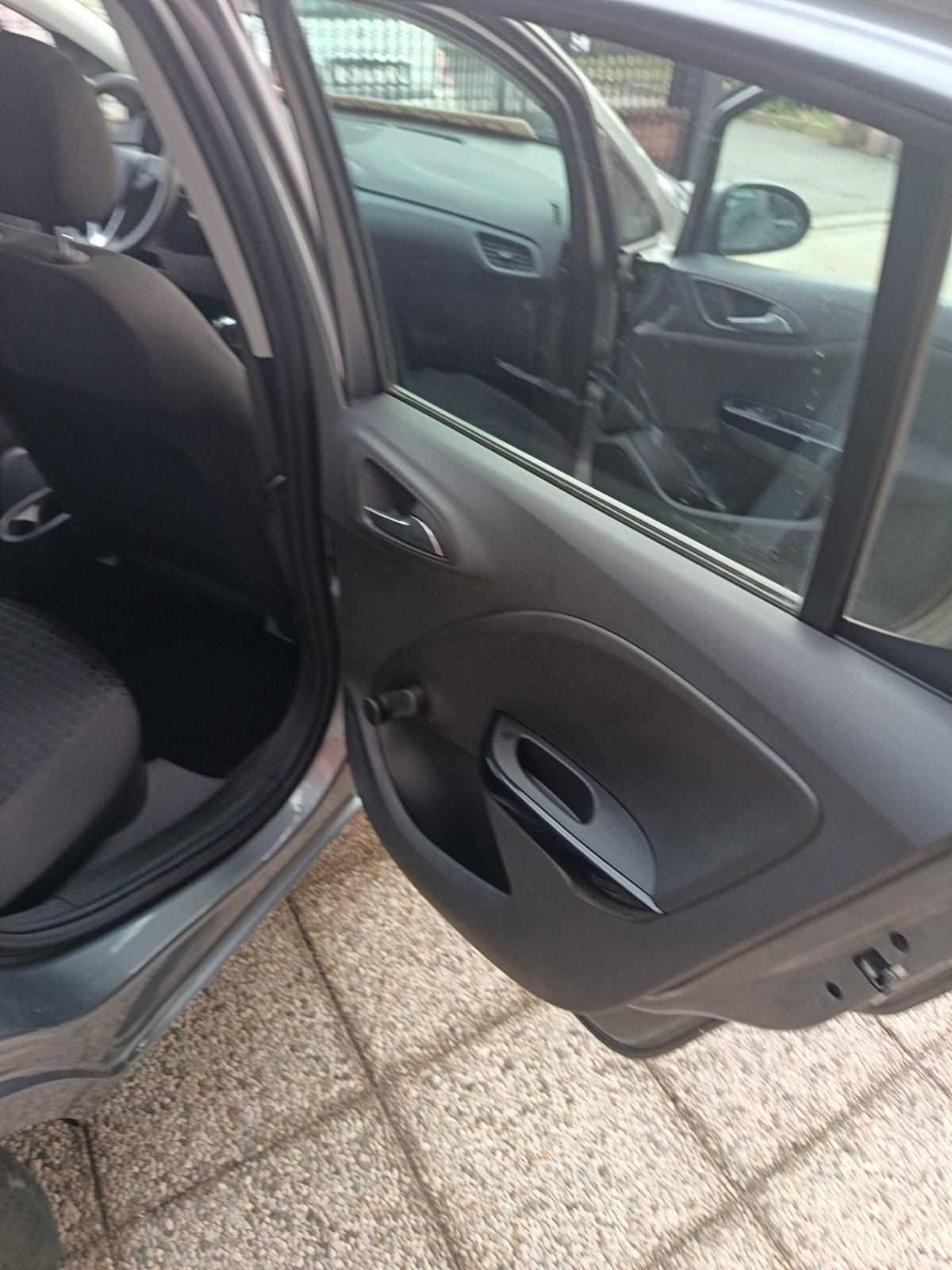 Opel Corsa 1.2 5 porte n-Joy (12)