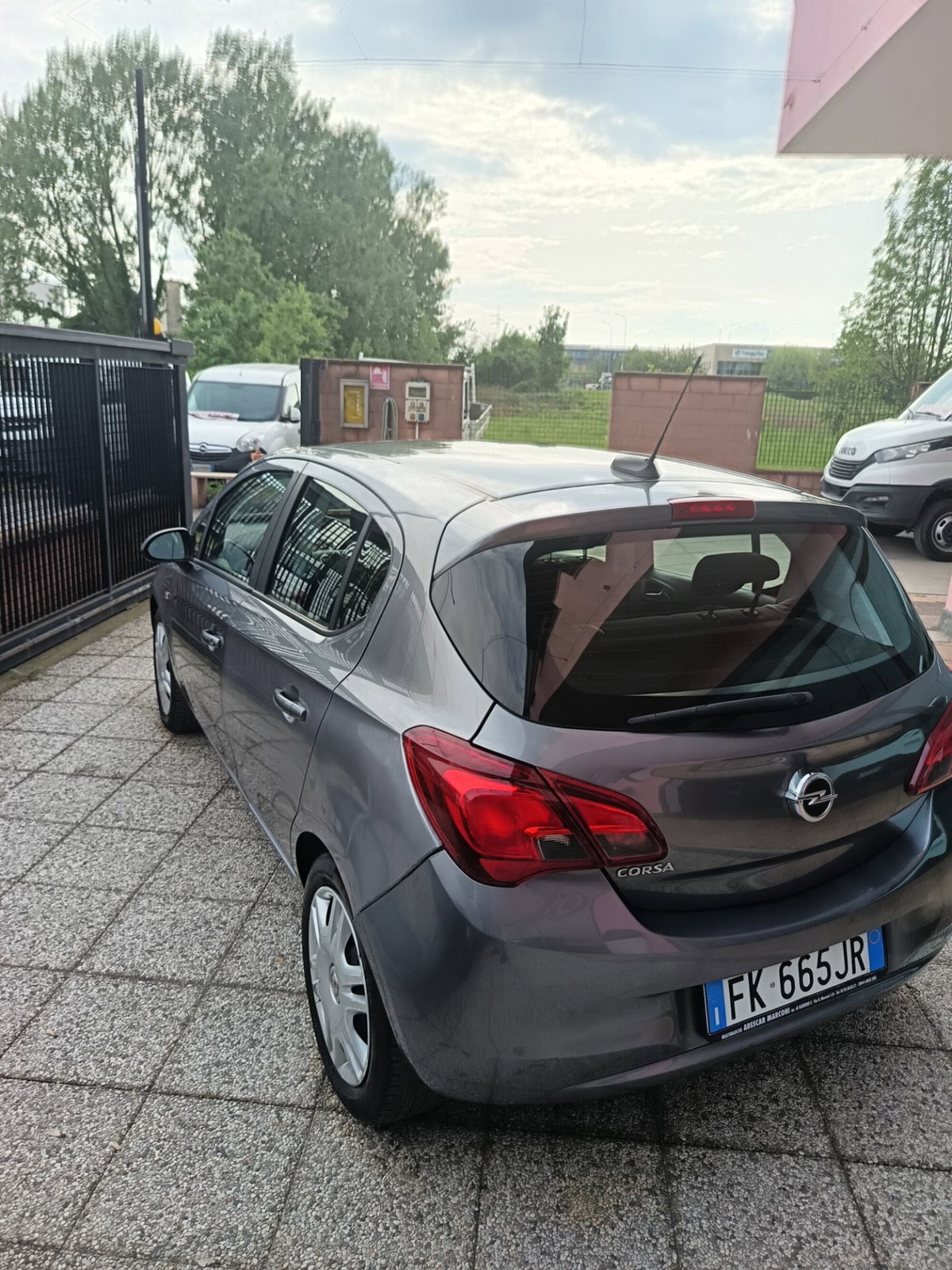 Opel Corsa 1.2 5 porte n-Joy (5)