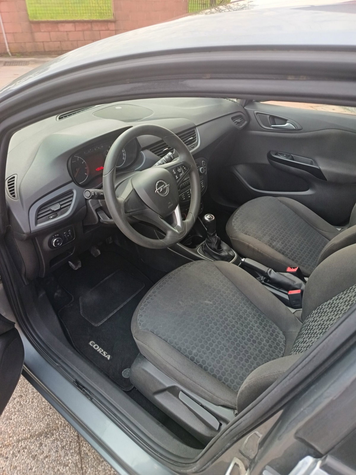 Opel Corsa 1.2 5 porte n-Joy (7)