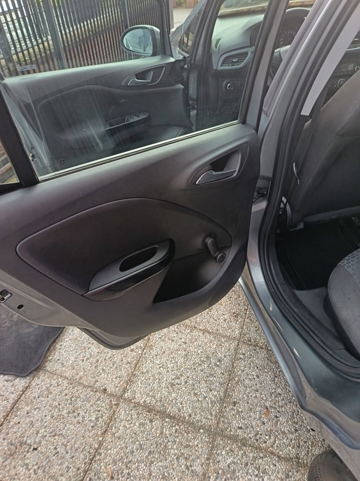 Opel Corsa 1.2 5 porte n-Joy (8)