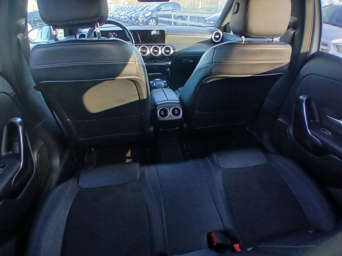 Mercedes-Benz Classe A 180 d Automatic Premium (18)