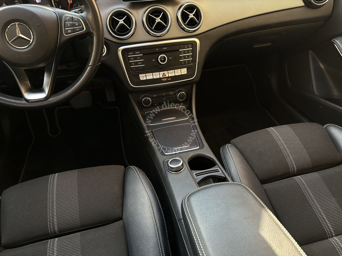 Mercedes-Benz GLA SUV 180 Sport (14)
