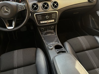Mercedes-Benz GLA SUV 180 Sport (14)