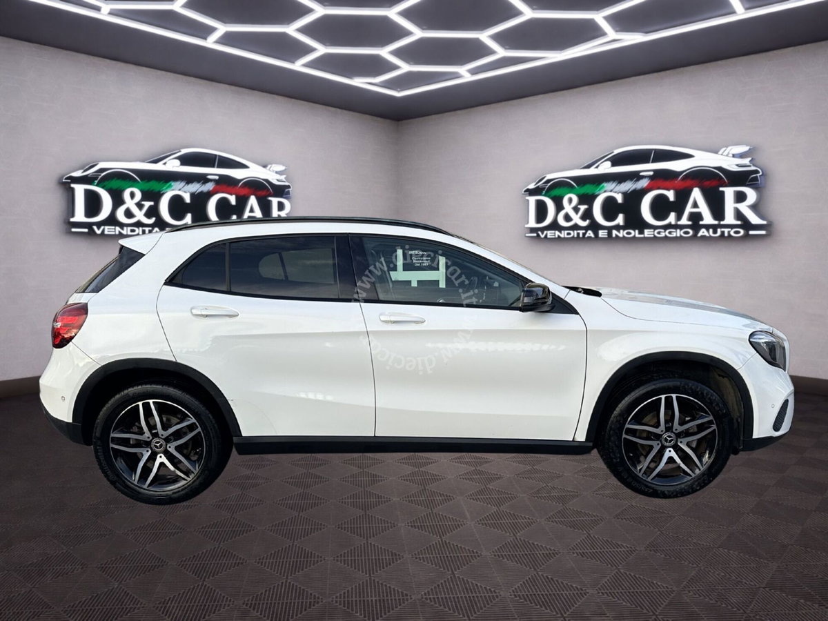 Mercedes-Benz GLA SUV 180 Sport (5)