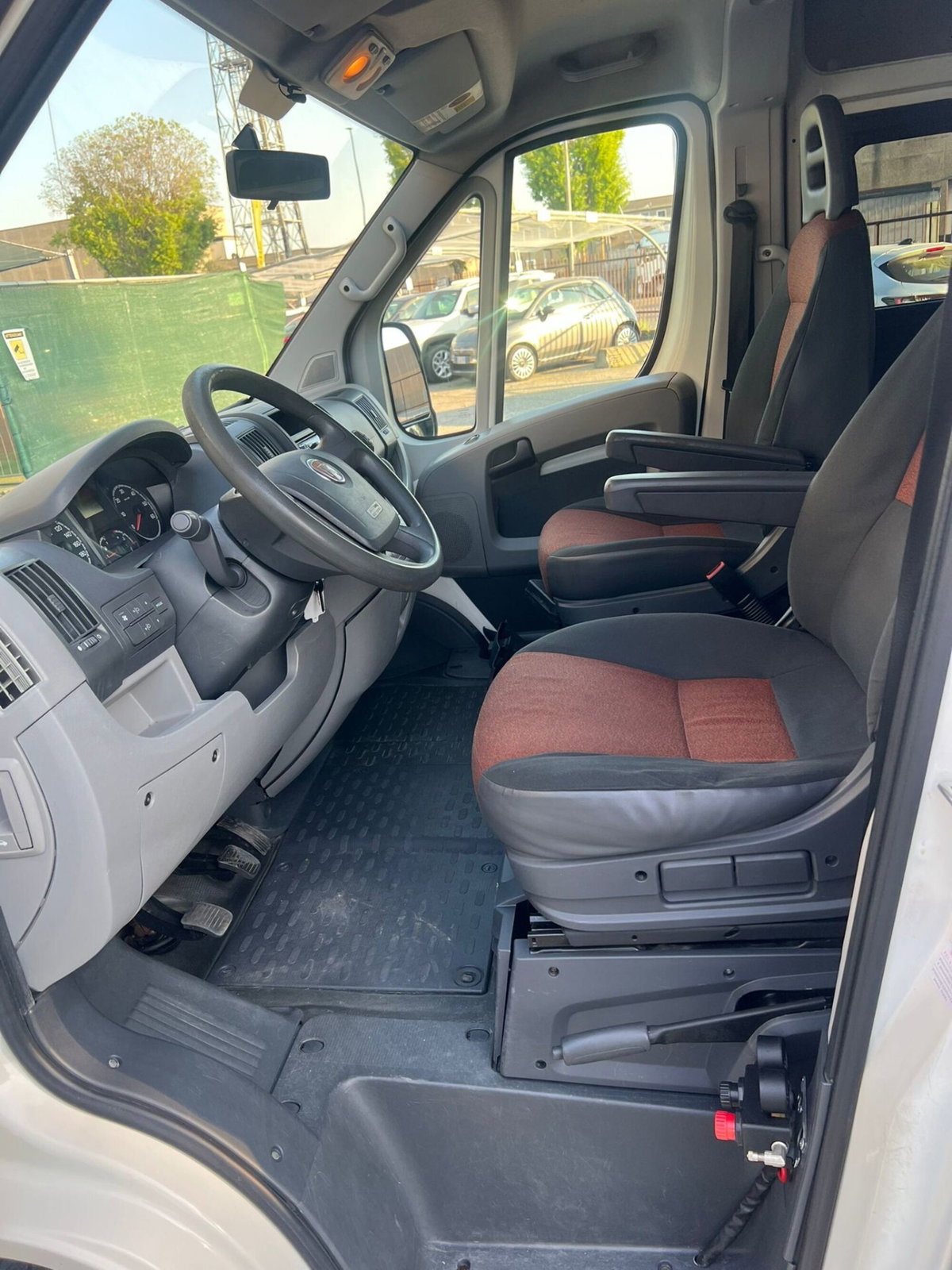 Fiat Ducato Furgone Vetrato 35 2.3 MJT PLM-TA Furgone Vetrato Maxi (12)