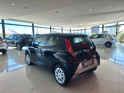 Toyota Aygo Connect 1.0 VVT-i 72 CV 5 porte x-play (2)