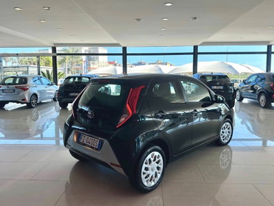 Toyota Aygo Connect 1.0 VVT-i 72 CV 5 porte x-play (3)