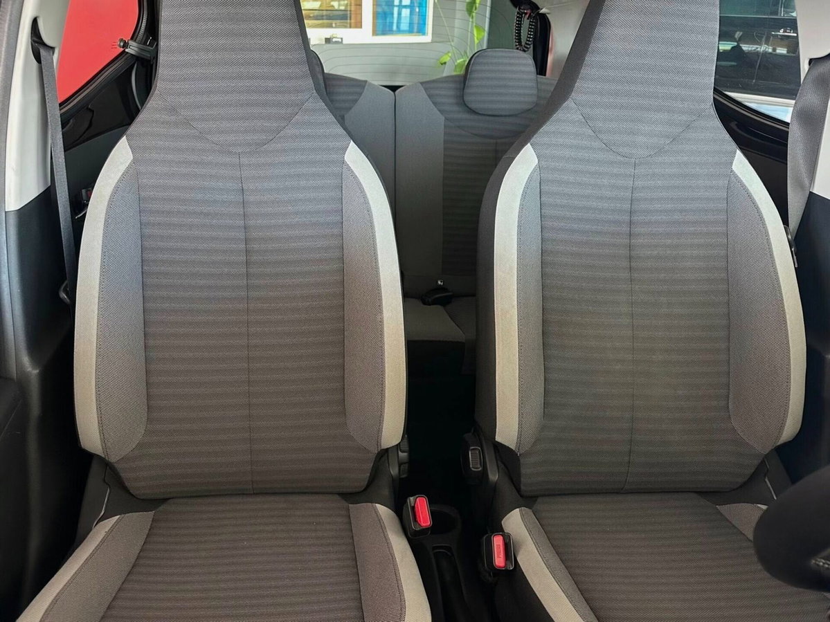 Toyota Aygo Connect 1.0 VVT-i 72 CV 5 porte x-play (6)