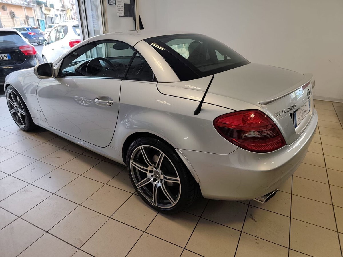 Mercedes-Benz SLK 200 CGI Sport (4)