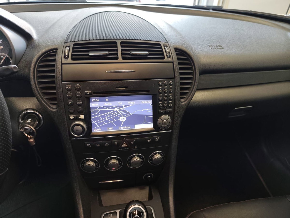 Mercedes-Benz SLK 200 CGI Sport (9)