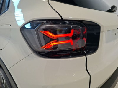 Jeep Avenger 1.2 turbo e-hybrid mhev Summit fwd 110cv edct6 (10)