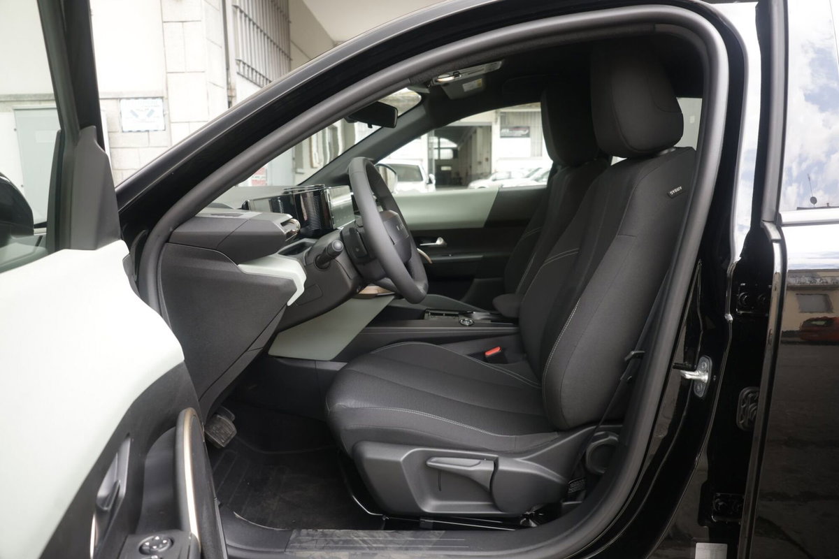 Lancia Ypsilon 1.2 mhev 110cv e-dct (17)