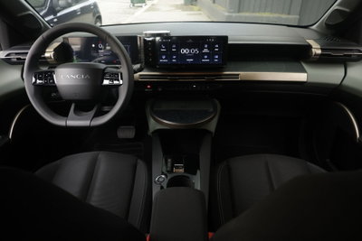 Lancia Ypsilon 1.2 mhev 110cv e-dct (2)