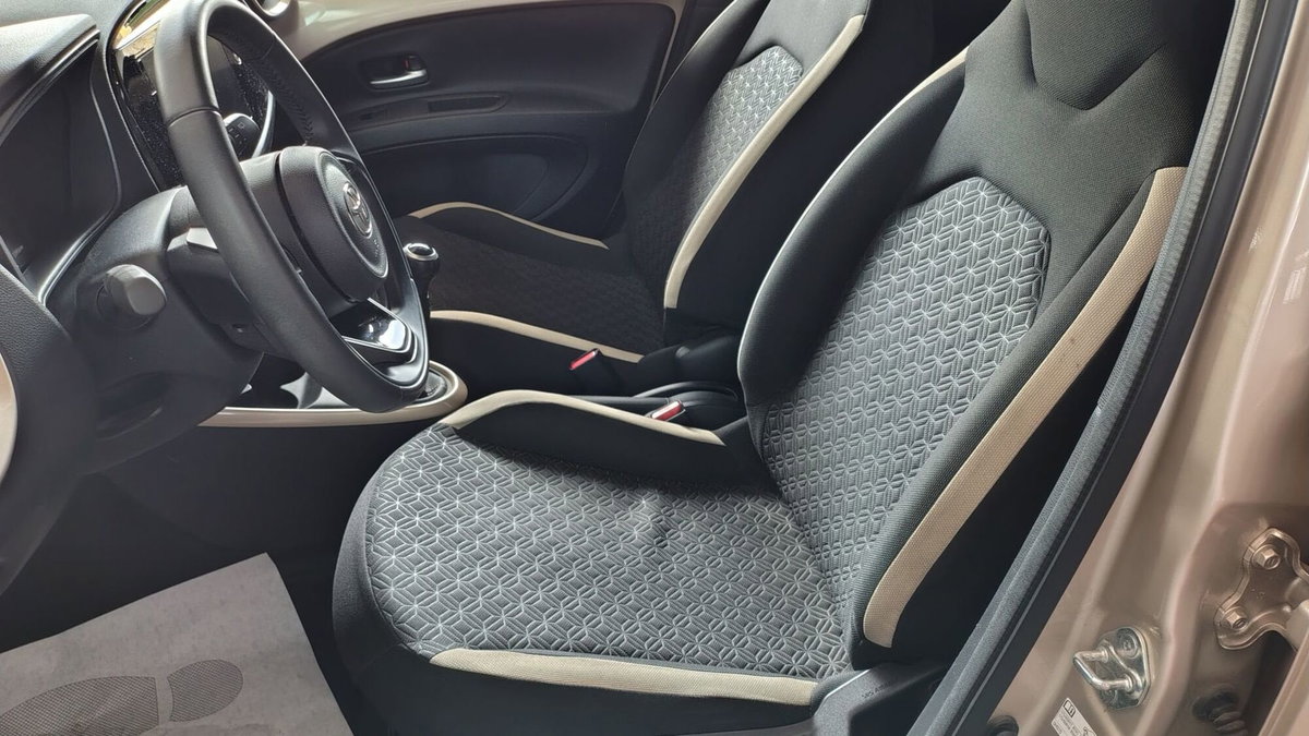 Toyota Aygo X 1.0 Trend 72cv (7)