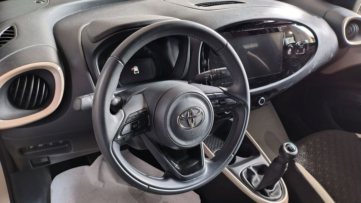 Toyota Aygo X 1.0 Trend 72cv (8)
