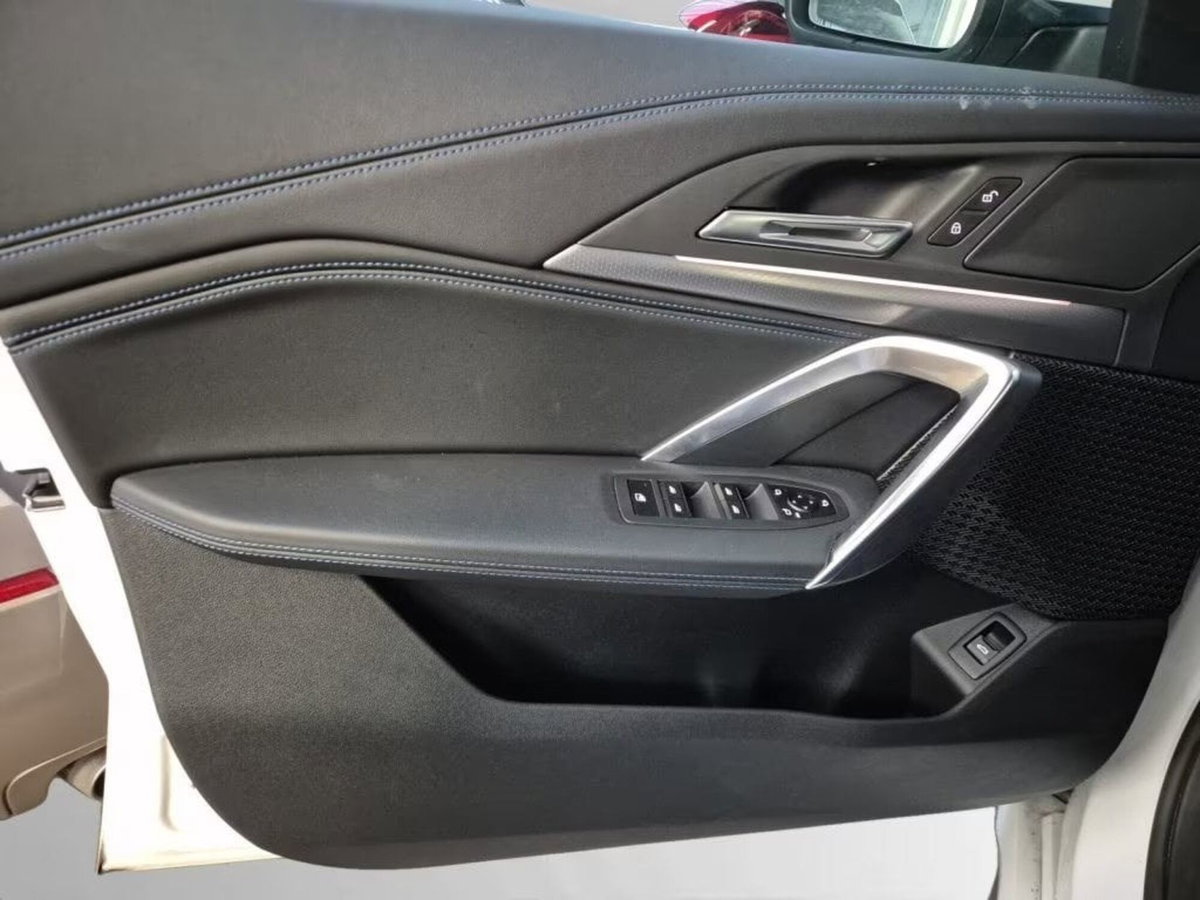 BMW X1 sDrive 18i Msport (8)