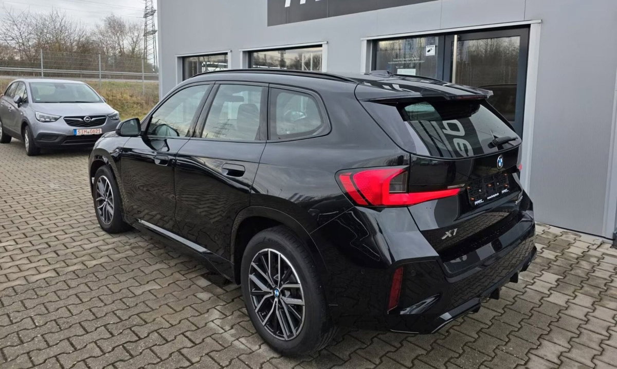 BMW X1 sDrive 18i Msport (3)
