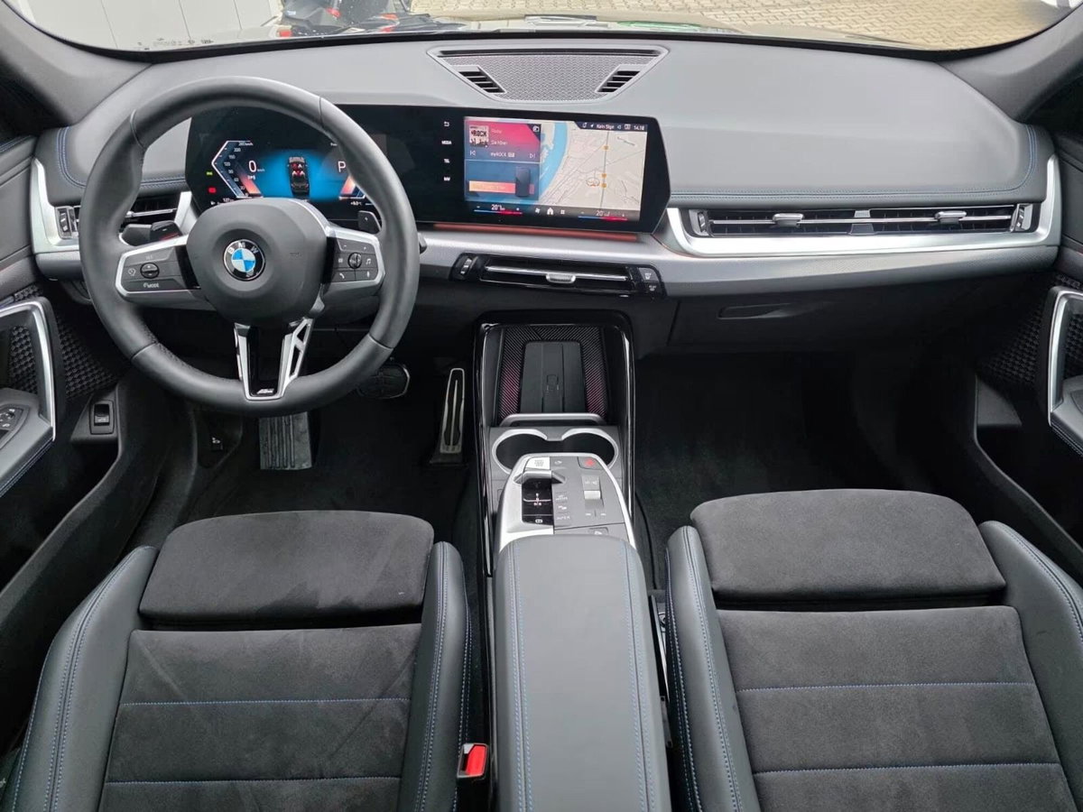 BMW X1 sDrive 18i Msport (6)