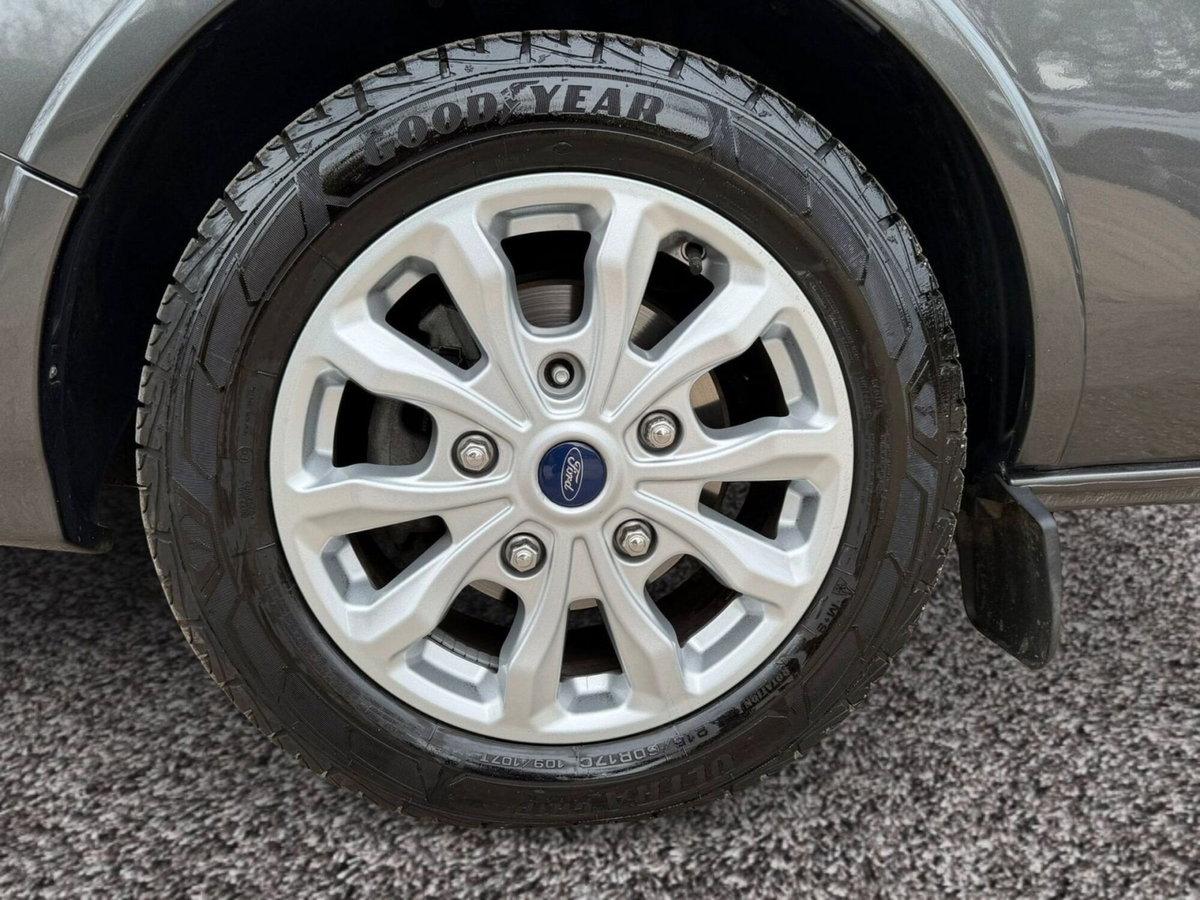 Ford Tourneo Custom 320 2.0 TDCi 185CV MHEV PC Titanium (7)