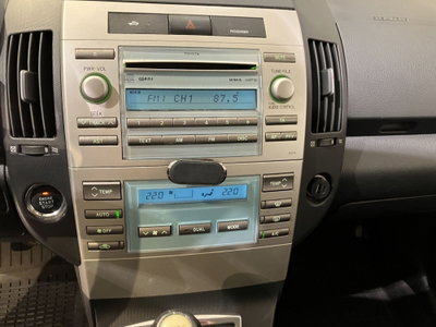 Toyota Corolla Verso 2.2 16V D-4D DPF Sol (16)