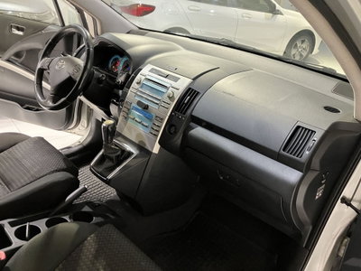 Toyota Corolla Verso 2.2 16V D-4D DPF Sol (17)