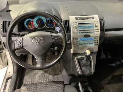 Toyota Corolla Verso 2.2 16V D-4D DPF Sol (7)