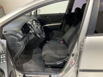 Toyota Corolla Verso 2.2 16V D-4D DPF Sol (8)