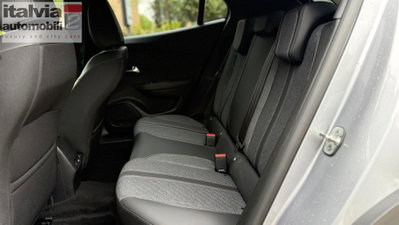 Peugeot 2008 50 kWh Allure (15)