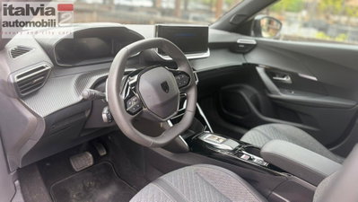 Peugeot 2008 50 kWh Allure (8)