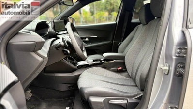 Peugeot 2008 50 kWh Allure (9)