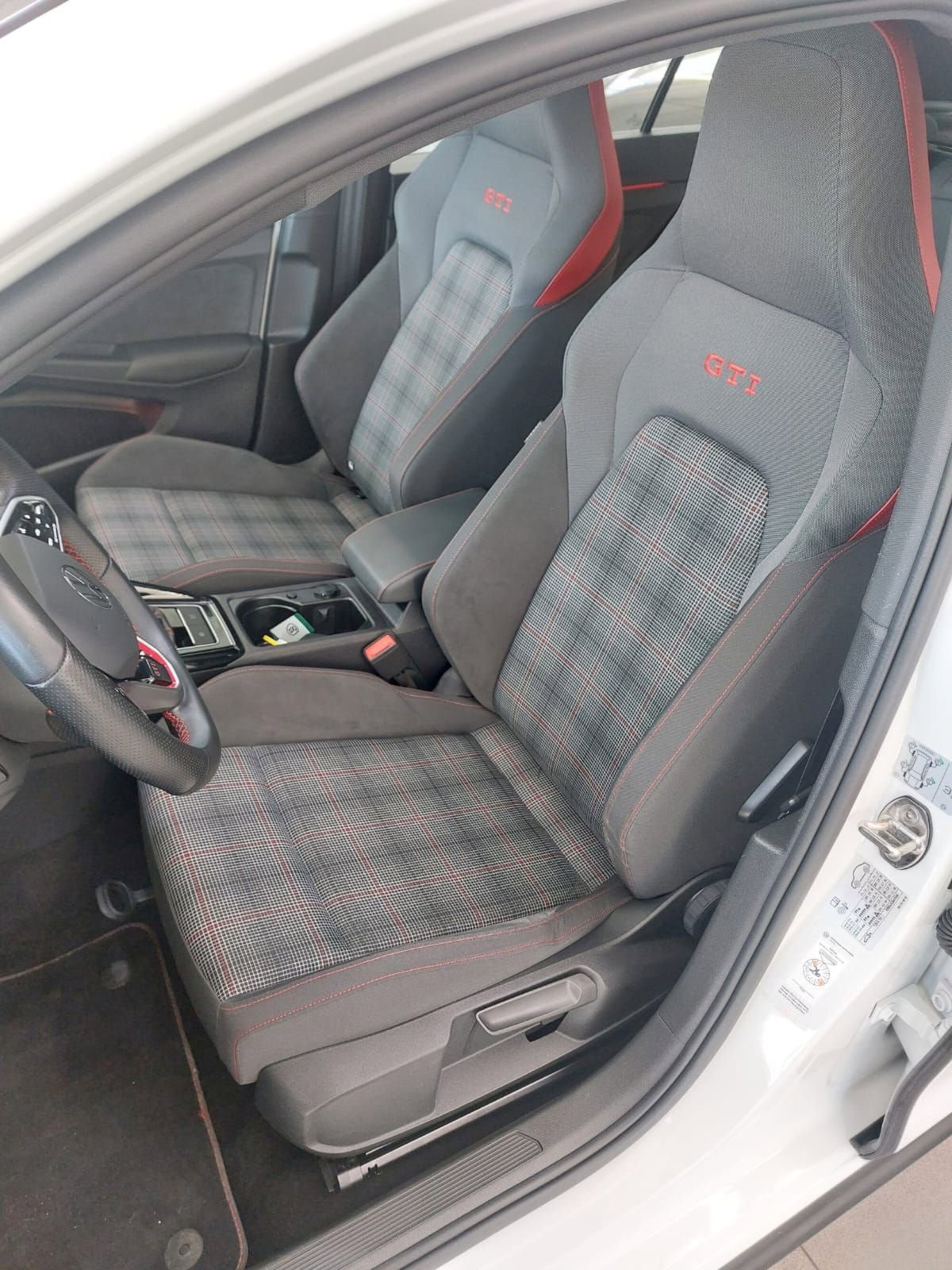 Volkswagen Golf 2.0 TSI GTI (12)