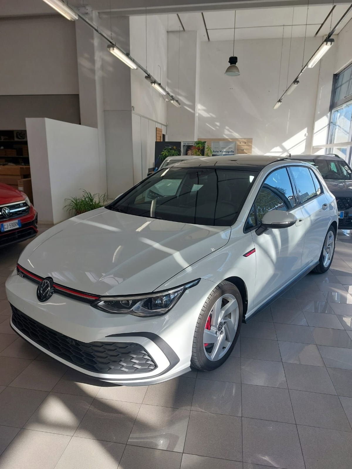 Volkswagen Golf 2.0 TSI GTI (3)