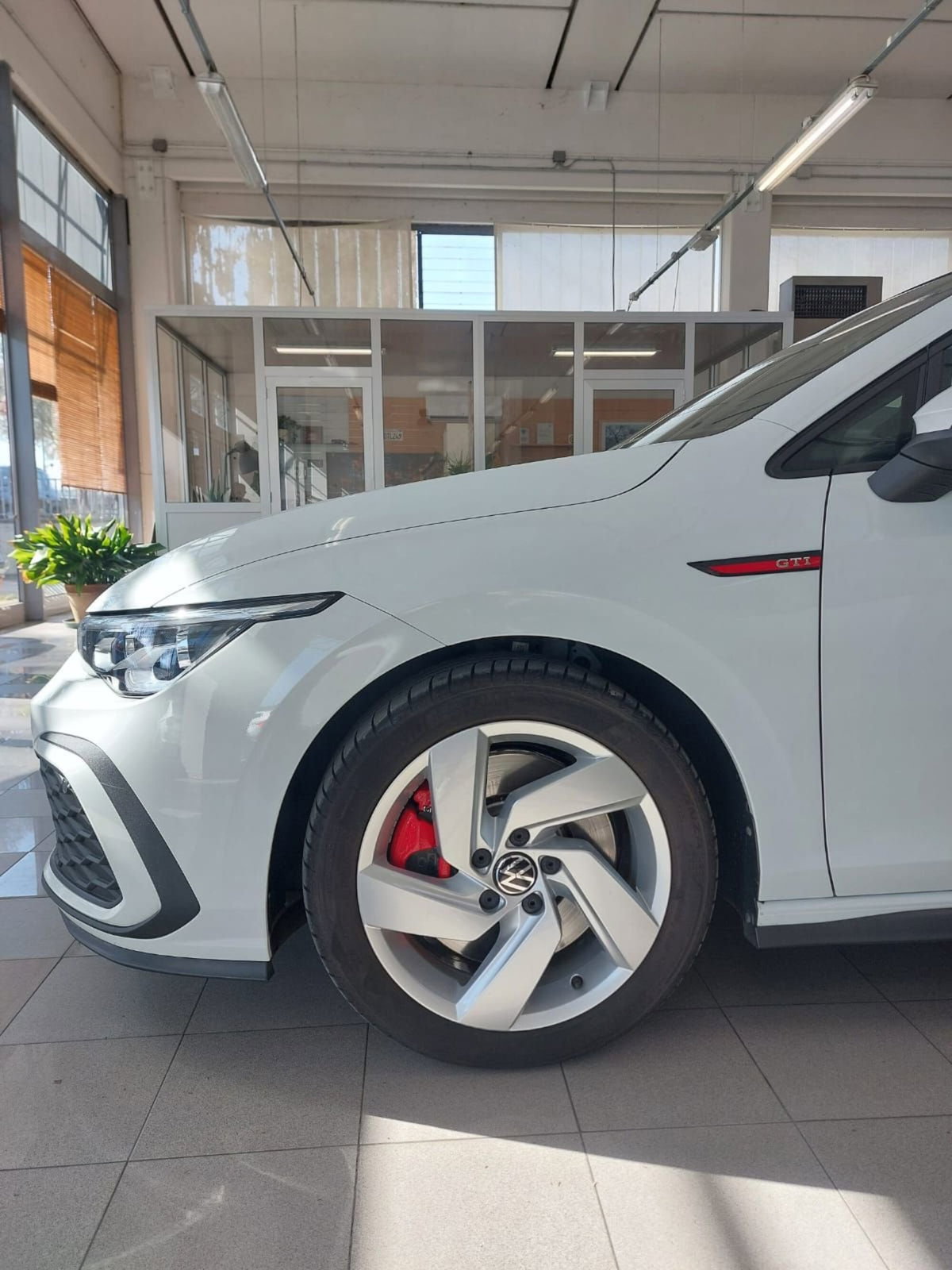 Volkswagen Golf 2.0 TSI GTI (6)