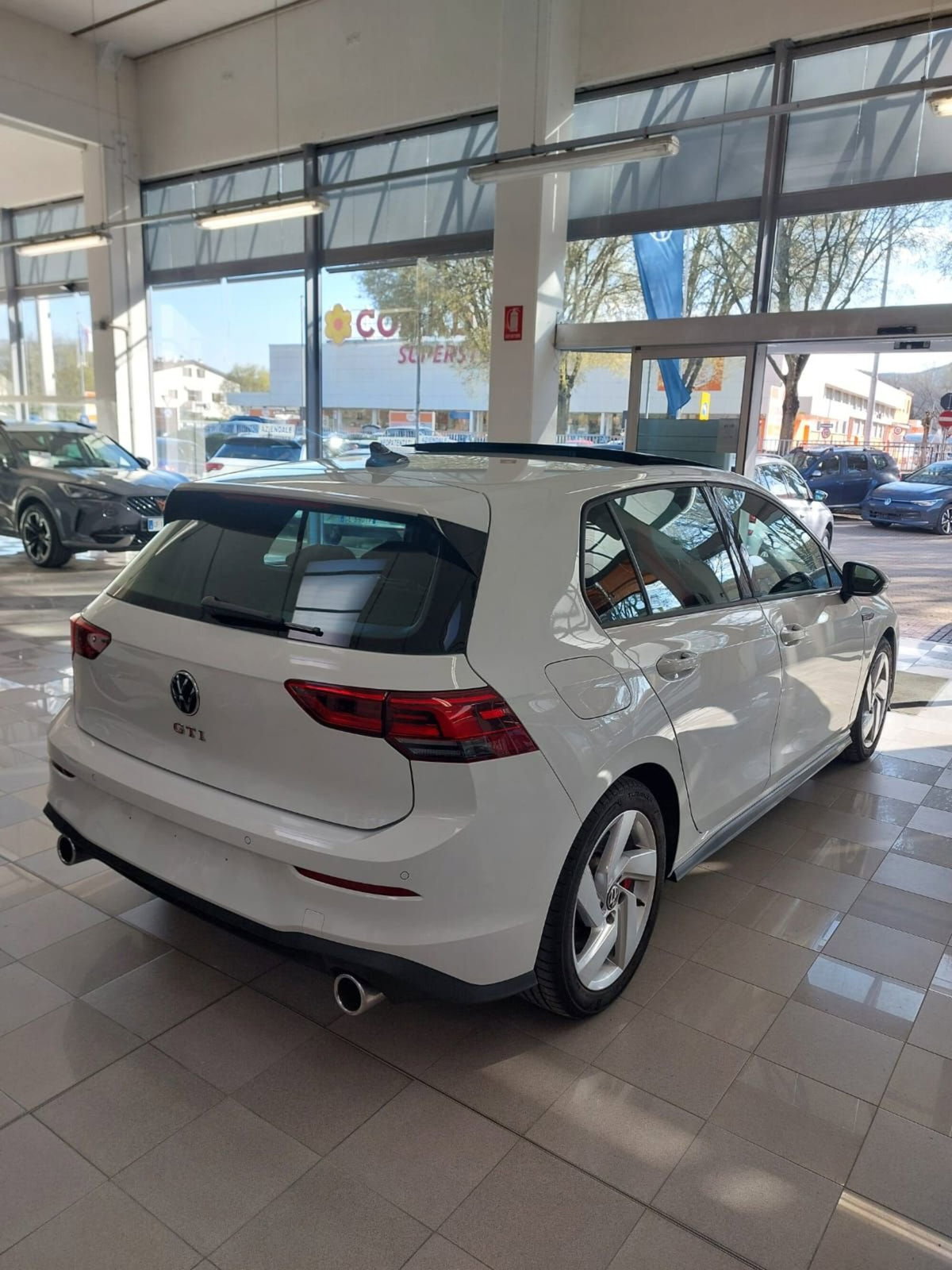 Volkswagen Golf 2.0 TSI GTI (7)