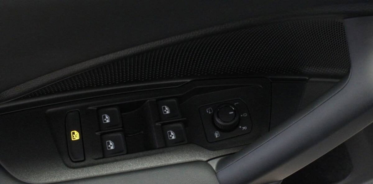 Volkswagen Tiguan 1.5 etsi Edition 130cv dsg (10)