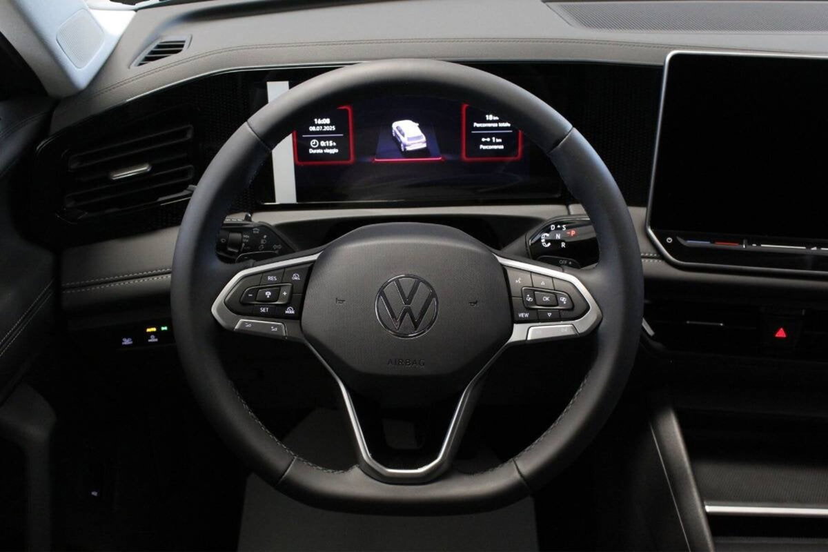 Volkswagen Tiguan 1.5 etsi Edition 130cv dsg (11)