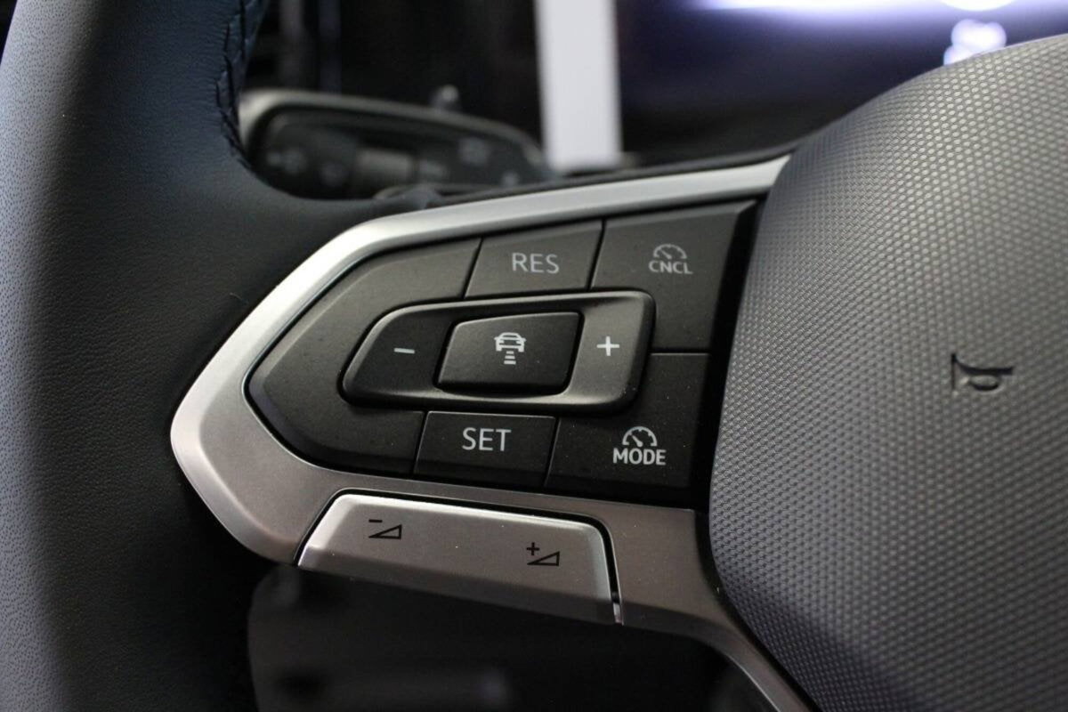 Volkswagen Tiguan 1.5 etsi Edition 130cv dsg (12)