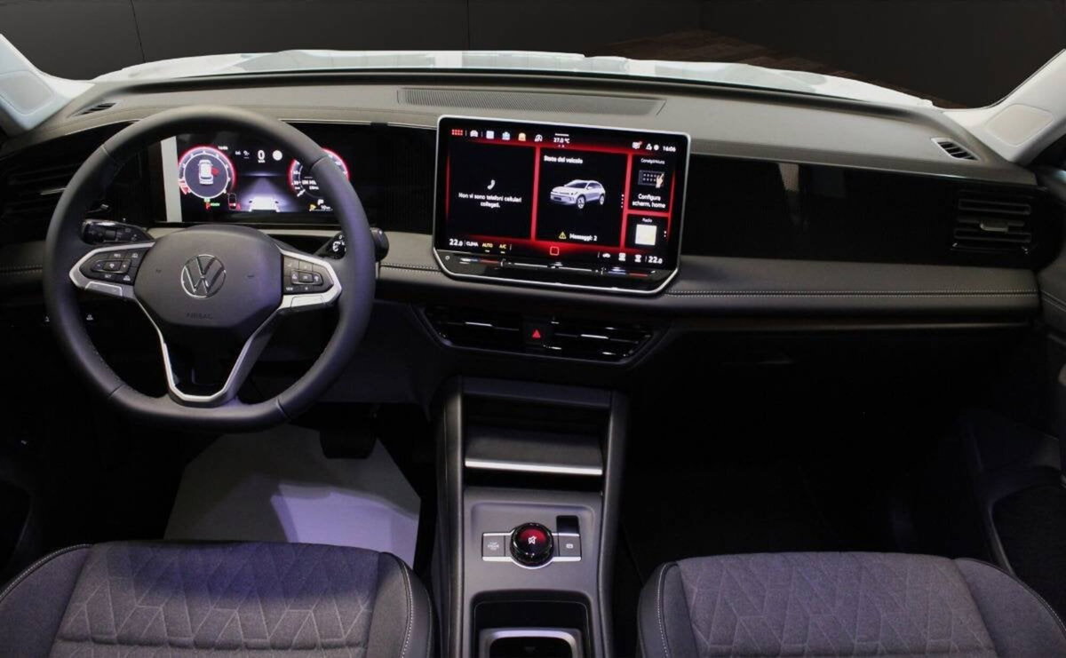 Volkswagen Tiguan 1.5 etsi Edition 130cv dsg (15)