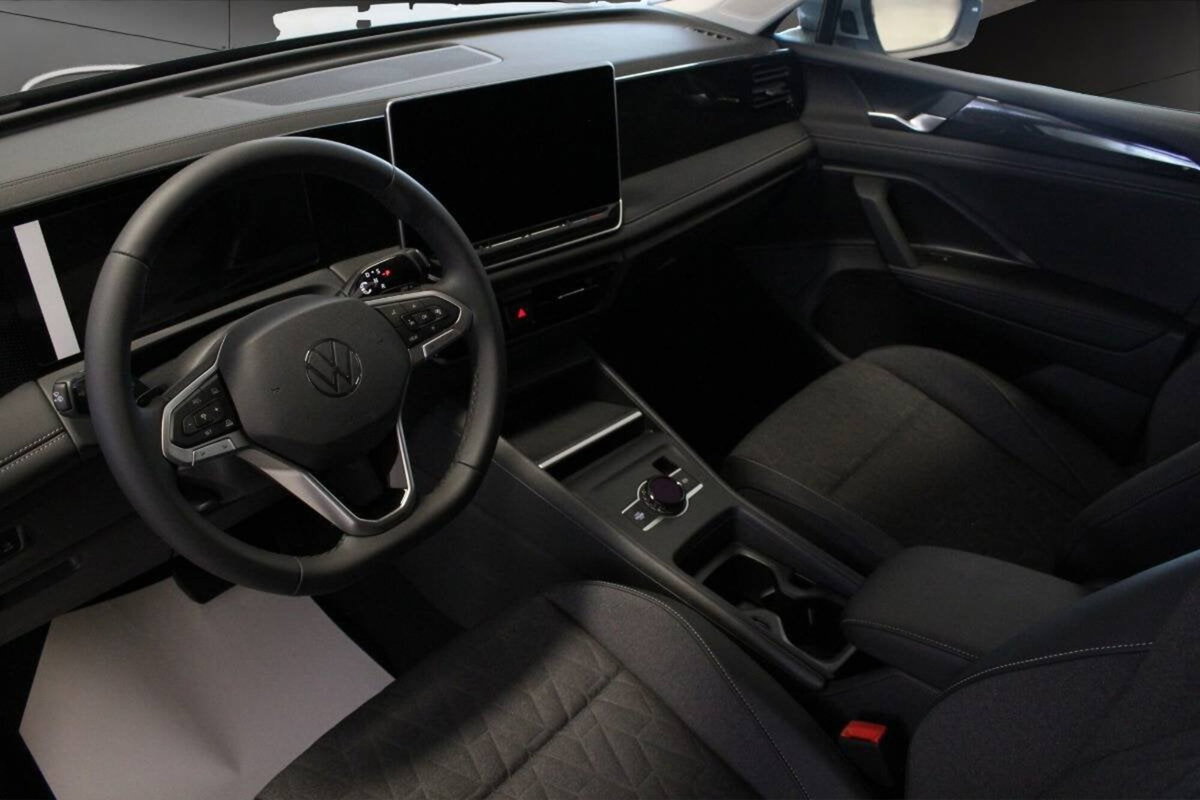 Volkswagen Tiguan 1.5 etsi Edition 130cv dsg (8)