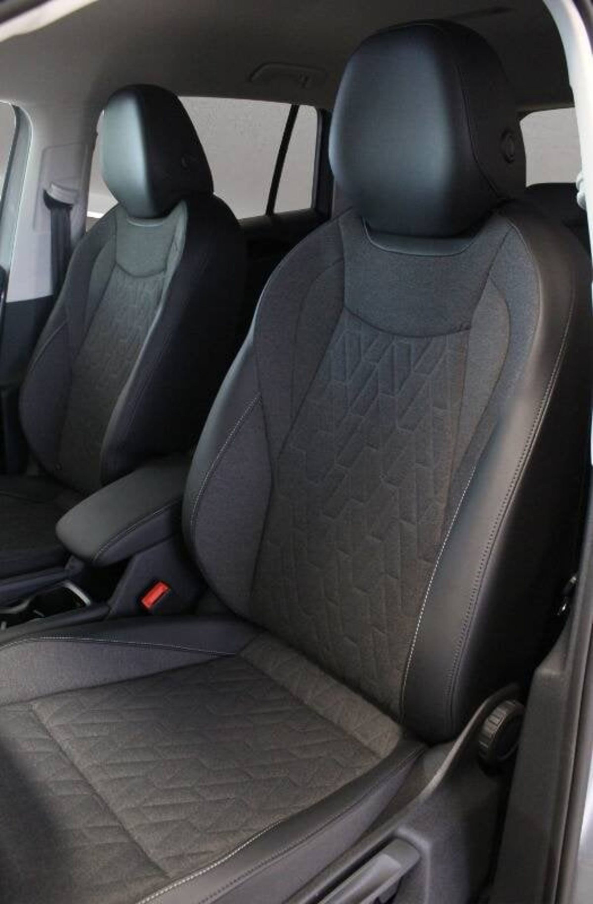 Volkswagen Tiguan 1.5 etsi Edition 130cv dsg (9)